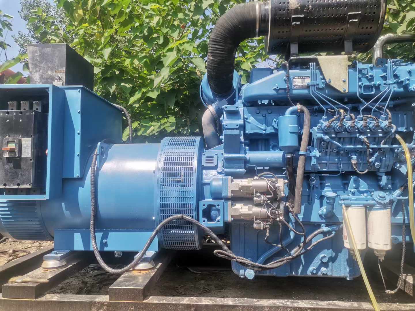 龙泉驿详细说明降低 800kW 柴油发电机输出电流波动的方法